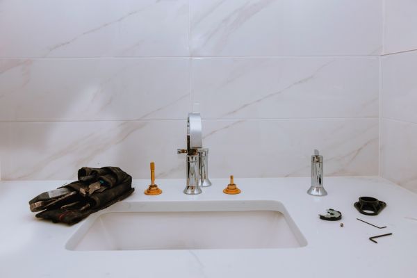 Porcelain Sink Installation in Honolulu